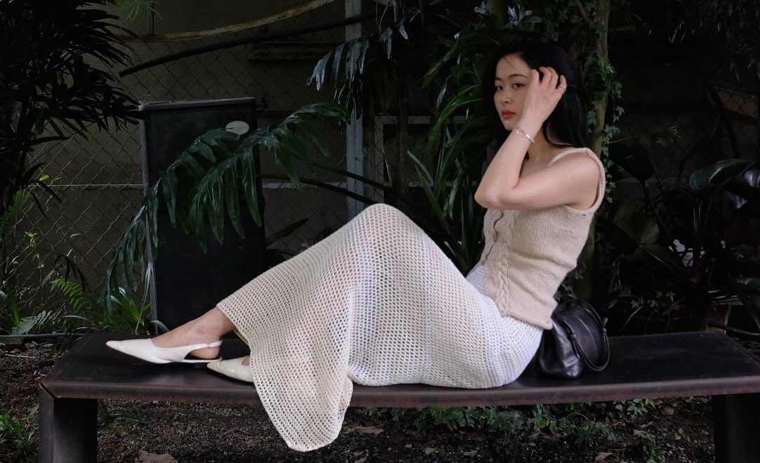 [🆕🇻🇳] LEM.  👕 Top1Fashion 👗  Set đồ được đan và móc tay từ những sợi len tái chế kết hợp chất liệu sẵn có, mang đến màu phối ngẫu nhiên theo tone trắng kem – khiến mỗi thiết kế trở thà , shares-1✔️ , likes-6❤️️ , date-2025-09-13 02:12:43🇻🇳🇻🇳🇻🇳📰🆕