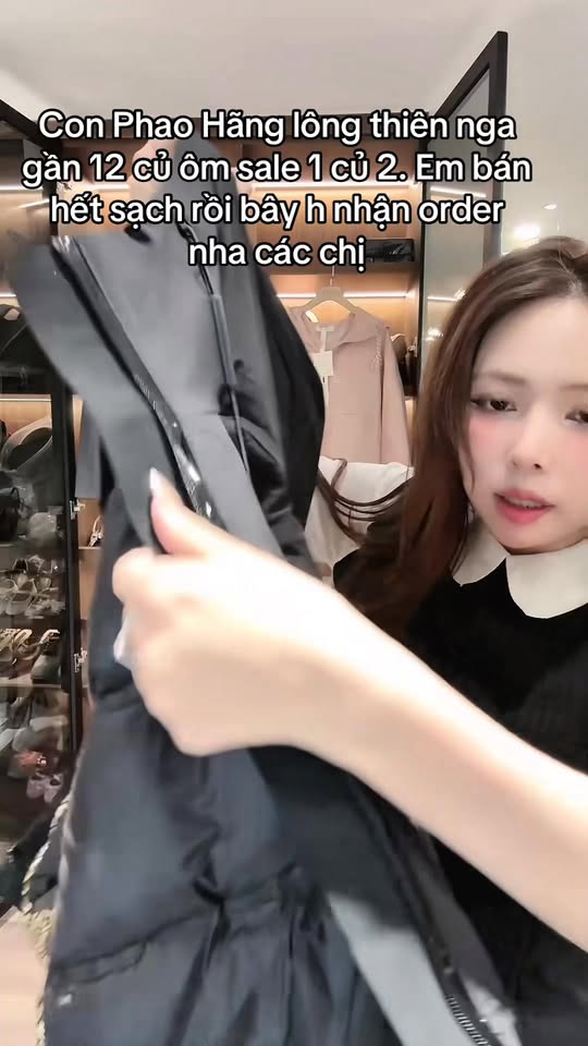 [🆕🇻🇳] Thu Hiền Nguyễn  -Cửa hàng quần áo 👕 Top1Fashion 👗  Em vẫn đang nhận order em này nha. Phao hãng ôm sale từ 12 triệu còn 1tr2. Có size smlxl luôn ạ. Em mặc size M na , shares-0✔️ , likes-32❤️️ , date-2025-09-09 16:15:00🇻🇳🇻🇳🇻🇳📰🆕