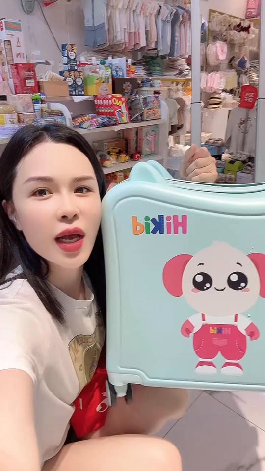 [🆕🇻🇳] Giò Chả Nhà Nếp-Lò chả gia truyền chuyên các loại chả 🍔 Top1Food  🍜 Team cốm đâu rồi ạ. Nếu ăn bánh nướng cốm xào thì phải ăn nhà Lam Yên mới ngon chuẩn vị, cốm non dẻo dẹo mà vỏ bánh mềm thơm ngon nha. Giờ có nhiều nhà khá , shares-0✔️ , likes-3❤️️ , date-2025-09-10 04:31:54🇻🇳🇻🇳🇻🇳📰🆕