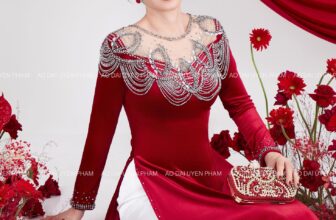 [🆕🇻🇳] Ao dai Uyen Pham – Áo dài thiết kế cao cấp 👕 Top1Fashion 👗  2 tone đỏ mang âm hưởng rực rỡ nồng nàn , với thiết kế cách điệu đặc sắc được Uyên Phạm lựa chọn tỉ mỉ, sắp xếp hoạ tiết và kiểu dáng sao cho phù hợp với đ , shares-1✔️ , likes-8❤️️ , date-2025-09-15 22:52:21🇻🇳🇻🇳🇻🇳📰🆕