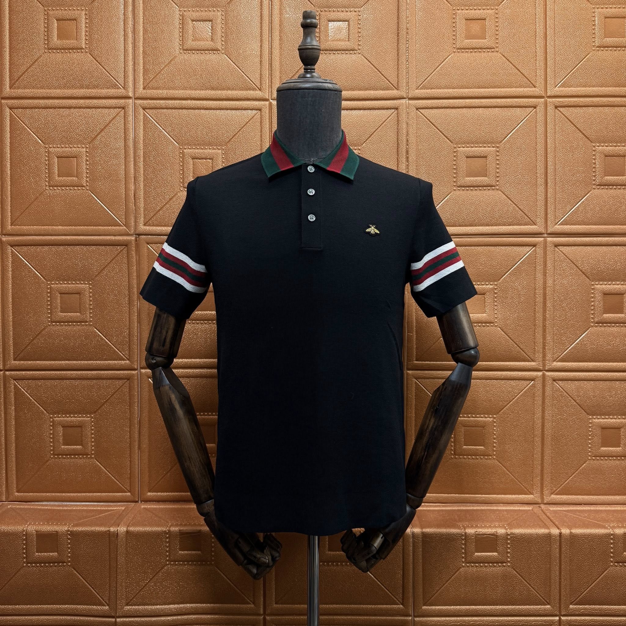 [🆕🇻🇳] RENOIR DESIGN 👕 Top1Fashion 👗  Symphony No.1 | Swan
Cảm nhận đầu tiên của thiết kế này là sự nhẹ nhàng. Nhẹ nhàng từ thị giác đến cảm giác của người mặc. Sự dịu dàng, nữ tính của người p , shares-6✔️ , likes-36❤️️ , date-2025-09-19 23:53:35🇻🇳🇻🇳🇻🇳📰🆕