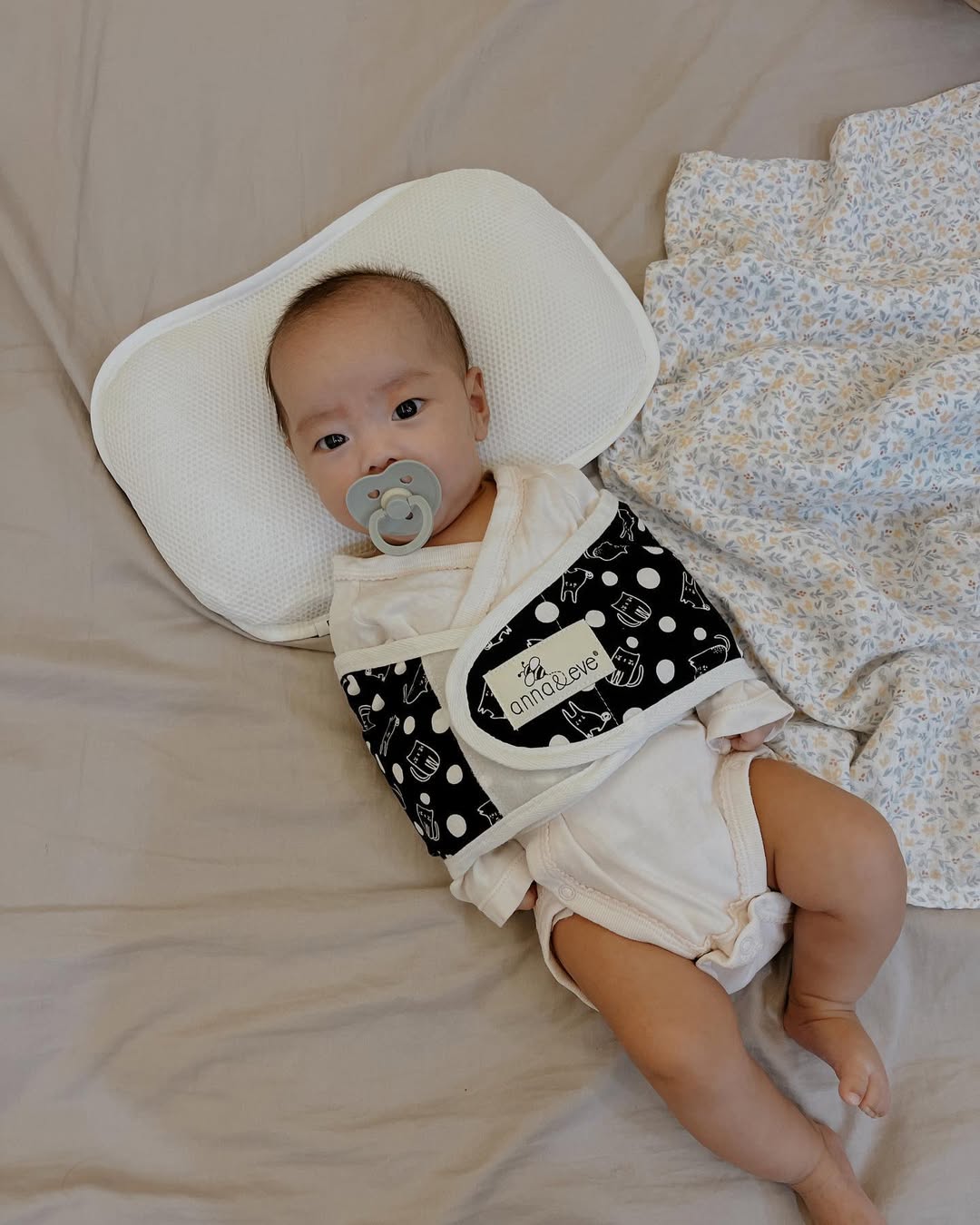 [🆕🇻🇳] THE OFFICIAL MACRO & MICRO BABIES CLOTHES 😎❤️️⭐️ 𝗠𝗼́𝗻 đ𝗼̂̀ 𝗺𝗮̀ 𝗺𝗲̣ đ𝗮𝗻𝗴 𝗰𝗮̂̀𝗻 𝘁𝗶̀𝗺 𝗰𝗵𝗼 𝗯𝗲́ 𝗰𝗼𝗻 𝘁𝗶𝗲̂́𝘁 𝘁𝗿𝗼̛̀𝗶 𝗴𝗶𝗮𝗼 𝗺𝘂̀𝗮 đ𝗮̂𝘆 𝗿𝗼̂̀𝗶 𝗮̣!!!
Một set đồ vô cùng linh hoạt, vừa đủ thoáng mát để bé con có thể mặc , shares-0✔️ , likes-1❤️️ , date-2025-09-23 02:00:17🇻🇳🇻🇳🇻🇳📰🆕