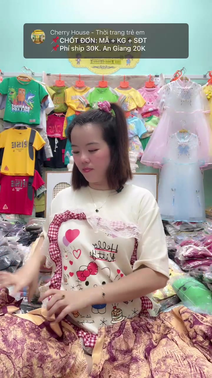 [🆕🇻🇳] 𝐌𝐚𝐢𝐬𝐨𝐧 𝐋𝐞𝐞𝐧𝐚𝐚 👕 Top1Fashion 👗  𝐇𝐨𝐚̀ 𝐌𝐢𝐧𝐳𝐲 𝐱 𝐌𝐚𝐢𝐬𝐨𝐧 𝐋𝐞𝐞𝐧𝐚𝐚 – 𝐌𝐨𝐬𝐜𝐨𝐰Mùa thu Moscow như một bức tranh tuyệt đẹp, và chiếc áo tweed Mây Hồng thật vừa vặn cho tiết trời se lạnh chuyển mùa. , shares-13✔️ , likes-212❤️️ , date-2025-09-25 02:33:10🇻🇳🇻🇳🇻🇳📰🆕