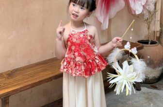 [🆕🇻🇳]  Tiệm Nhà Vi – Thời trang trẻ em giá rẻ 🧑‍🧒❤️️👶⭐️ HÀNG CÓ SẴN ĐI ĐƠN NGAY
Giảm ngay #50k cho các mẹ chốt đơn sớmSet Yếm Gấm Hoa – phiên bản áo gấm đỏ, chân váy lụa kem
Bé mặc xinh lung linh
—-
Bảng s , shares-0✔️ , likes-20❤️️ , date-2025-09-22 21:55:39🇻🇳🇻🇳🇻🇳📰🆕