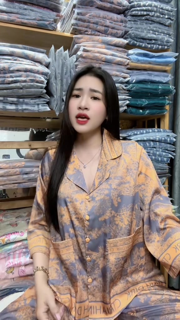 [🆕🇻🇳] 2T HOUSE – Bộ sưu tập phong phú về thời trang 👕 Top1Fashion 👗  Áo len các mẫu em SẴN tại 2T nhoooo
Bao la mẫu mới, tha hồ lựa ạ𝟸𝚃 𝙱𝙾𝚄𝚃𝙸𝚀𝚄𝙴. 45 Nguyễn Công Trứ. P8. Đà Lạt (cạnh trà sữa B’LAO)
0941817717 (zalo)
𝗜𝗻 , shares-0✔️ , likes-2❤️️ , date-2025-09-24 02:21:55🇻🇳🇻🇳🇻🇳📰🆕