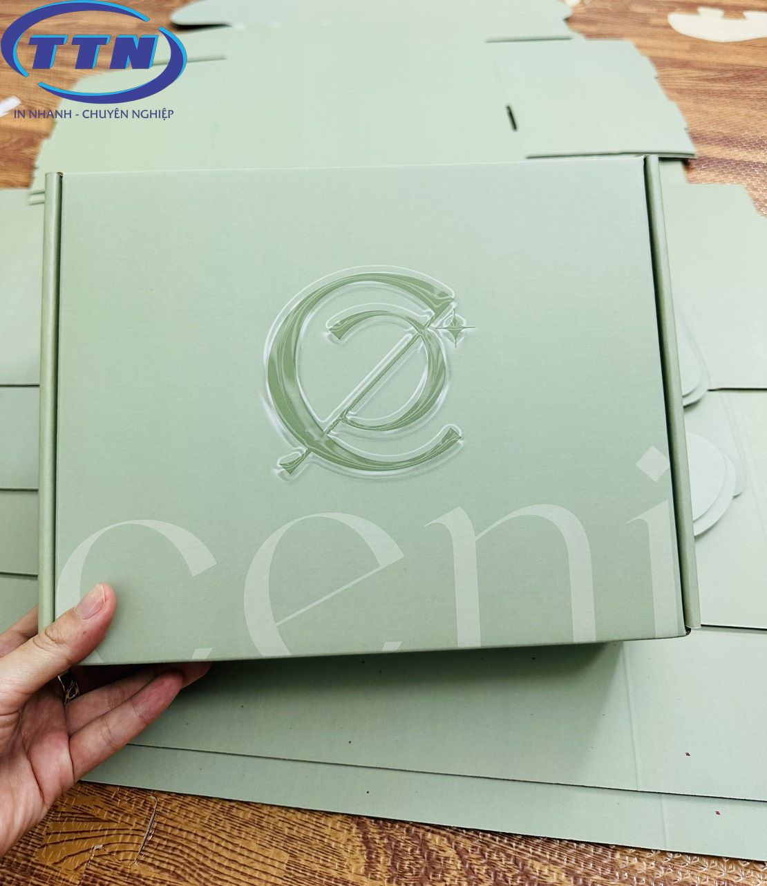 [🆕🇻🇳] In nhanh TTN Việt Nam – Chuyên in ấn thiết kế túi giấy card visit, tờ rơi, catalogue, kẹp file, kỷ yếu, profile, lịch tết, lì xì 🎨 Top1Designs ✨   IN HỘP NẮP GÀI – HỘP CARTON SÓNG BỒI CHUYÊN NGHIỆP TẠI XƯỞNG IN TTN VIỆT NAM 

Trong lĩnh vực kinh doanh, bao bì không chỉ là lớp vỏ bảo vệ sản phẩm, mà c , shares-3✔️ , likes-3❤️️ , date-2025-09-24 22:26:07🇻🇳🇻🇳🇻🇳📰🆕