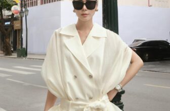 [🆕🇻🇳] SANDY Studios – Chuyên viên tạo phong cách thời trang 👕 Top1Fashion 👗  Lấy cảm hứng từ phom vest cổ điển, thiết kế nổi bật với phần vai phồng ấn tượng, tôn lên thần thái tự tin và cuốn hút. Tone màu basic kết hợp chất liệu tơ  , shares-0✔️ , likes-1❤️️ , date-2025-09-23 16:58:49🇻🇳🇻🇳🇻🇳📰🆕