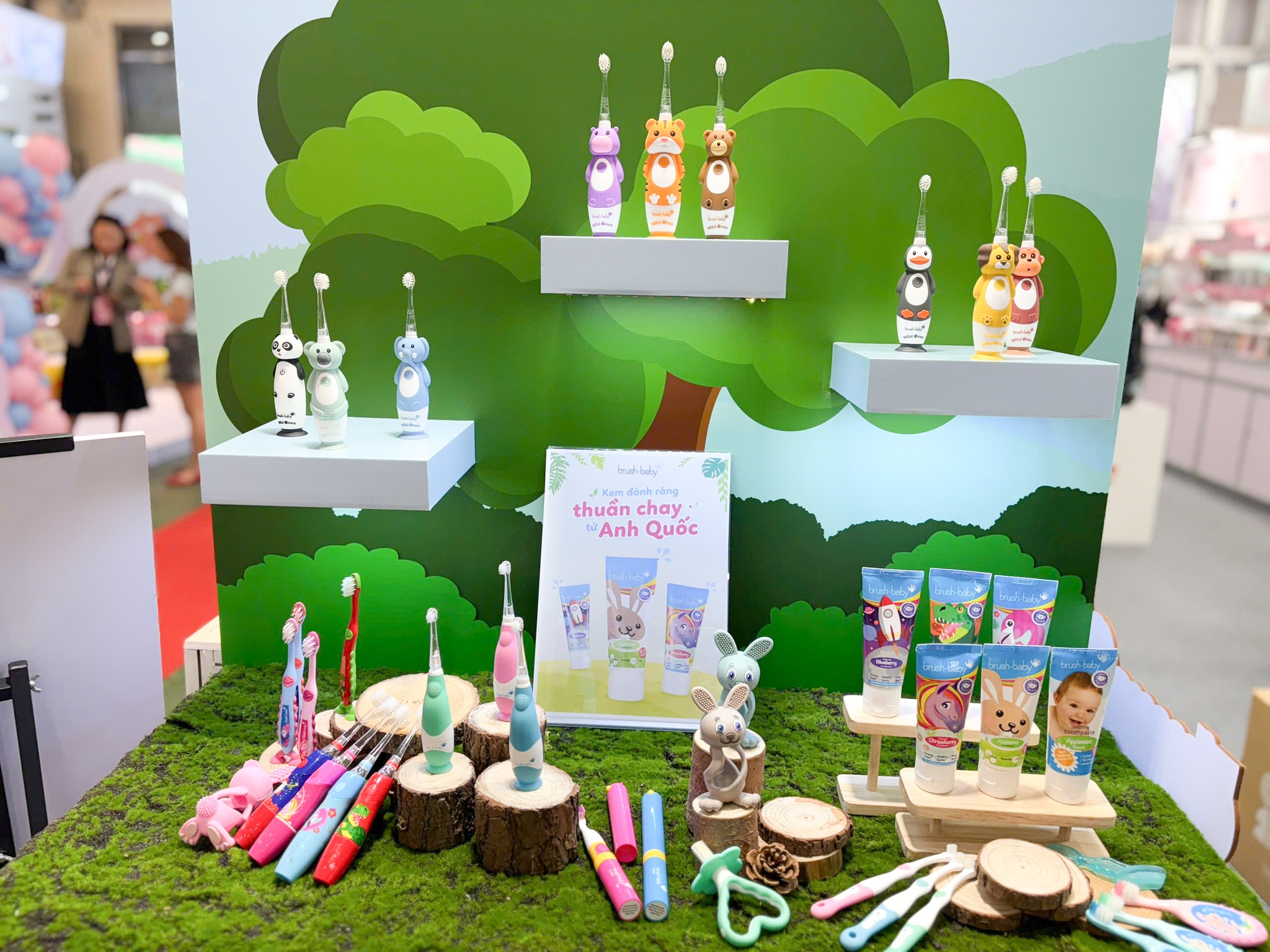 [🆕🇻🇳] Brush-baby Vietnam -Brush-baby, sản phẩm chăm sóc răng đến từ Anh. Mang đến nụ cười xinh cho trẻ sơ sinh & trẻ nhỏ 🧑‍🧒❤️️👶⭐️  DAY 1 “VUI HẾT NẤC” CÙNG BRUSH-BABY TẠI VIETBABY HÀ NỘINgày đầu tiên của brush-baby tại Vietbaby Hà Nội đã khởi động cực “nhiệt”:
Các bé say mê với bà , shares-0✔️ , likes-7❤️️ , date-2025-09-25 22:01:03🇻🇳🇻🇳🇻🇳📰🆕