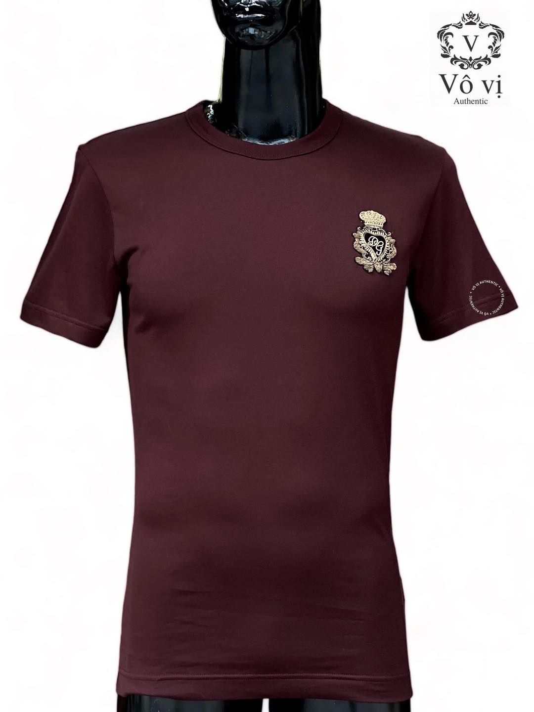 [🆕🇻🇳] Vô Vị Authentic 👕 Top1Fashion 👗  D0Ice
Mẫu tee new Ss màu rượu vang thêu hoạ tiết vương miện lên đồ cực sang chảnh phối đồ….
。Size : 44/46
。Giá : 7.500.000k
。0943522222 / 0702869999
。42 Ng , shares-0✔️ , likes-2❤️️ , date-2025-09-26 20:33:55🇻🇳🇻🇳🇻🇳📰🆕