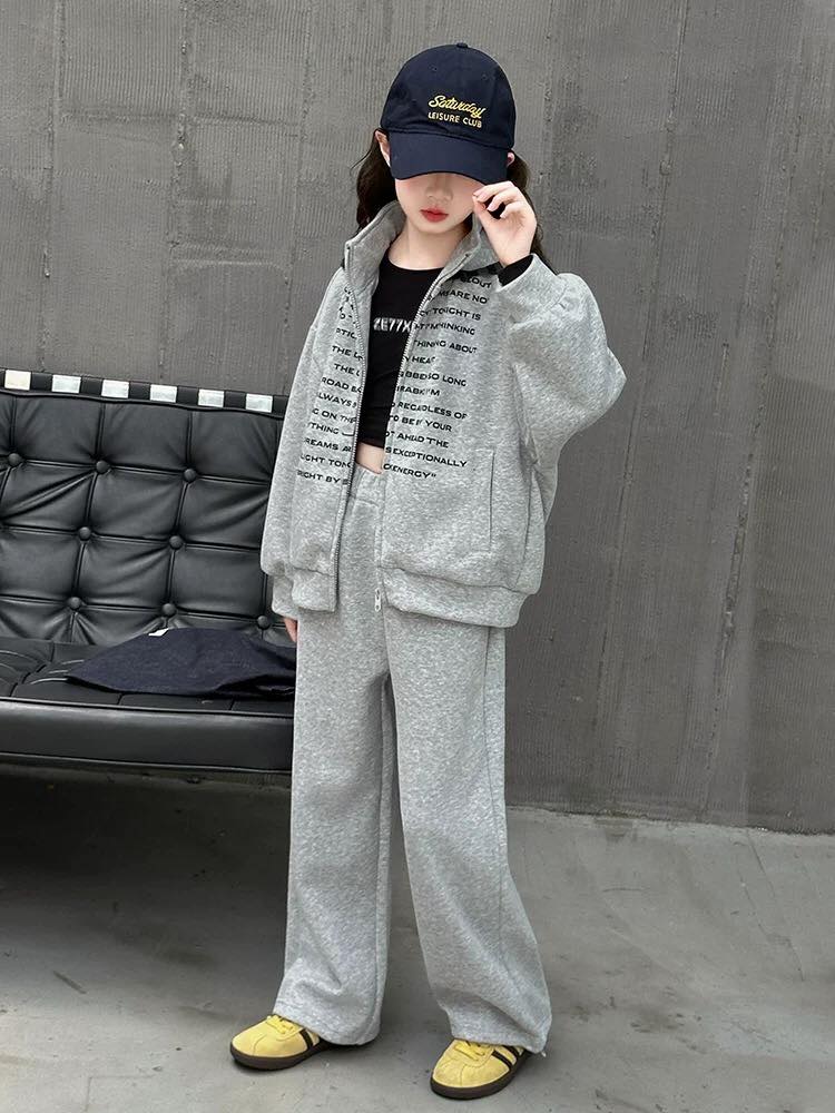 [🆕🇻🇳] BABY SHOP – thời trang trẻ em – Shop chuyên bán buôn, bán lẻ quần áo, giầy dép, phụ kiện trẻ em 🧑‍🧒❤️️👶⭐️ BỘ NỈ BÉ GÁI
Chất nỉ bông dày đẹp, kiểu dáng thể thao sang chảnh( set 2 món)
Size:120-170(25-57kg)
Giá:475.000
, shares-1✔️ , likes-1❤️️ , date-2025-09-25 16:08:59🇻🇳🇻🇳🇻🇳📰🆕