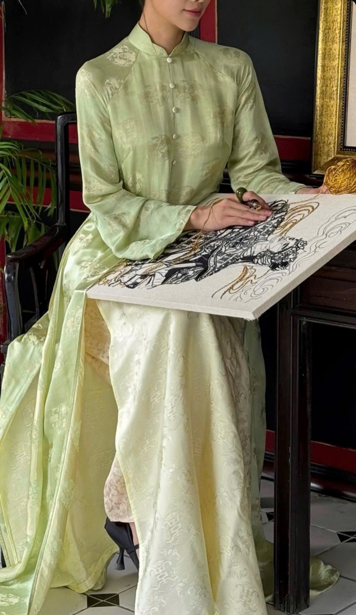 [🆕🇻🇳] Úpla – THỜI TRANG THIẾT KẾ CAO CẤP 👕 Top1Fashion 👗  𝗖𝗵𝗶𝗲̂́𝗰 𝗮́𝗼 𝗱𝗮̀𝗶 𝗺𝗮𝗻𝗴 𝗵𝗼̛𝗶 𝘁𝗵𝗼̛̉ 𝗯𝗮̀𝗻 𝘁𝗮𝘆 𝗻𝗴𝗵𝗲̣̂ 𝗻𝗵𝐚̂𝗻
“Vân Tằm Cổ Sắc”  bản thiết kế áo dài 4 tà được Úpla giữ gìn như một dấu ấn riêng. Từng chiếc áo đư , shares-1✔️ , likes-9❤️️ , date-2025-09-29 21:28:10🇻🇳🇻🇳🇻🇳📰🆕