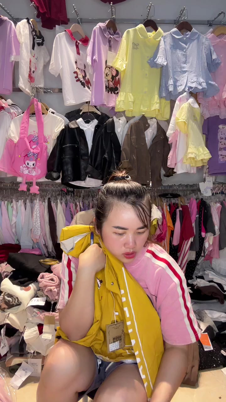 [🆕🇻🇳]  Quỳnh Linh Baby – Quần áo Trẻ em 🧑‍🧒❤️️👶⭐️ Nh\u00e0 E L\u00ean H\u00e0ng SALE r\u1ebb \ufffd\ufffd\ufffd”},”is_text_only_story”:false,”id”:”UzpfSTEwMDAzNjUwOTYzMzU2OTpWSzo0MjYzOTY5NDQ3MTY1MTc2″},”__ , shares-0✔️ , likes-1❤️️ , date-2025-09-30 02:39:49🇻🇳🇻🇳🇻🇳📰🆕