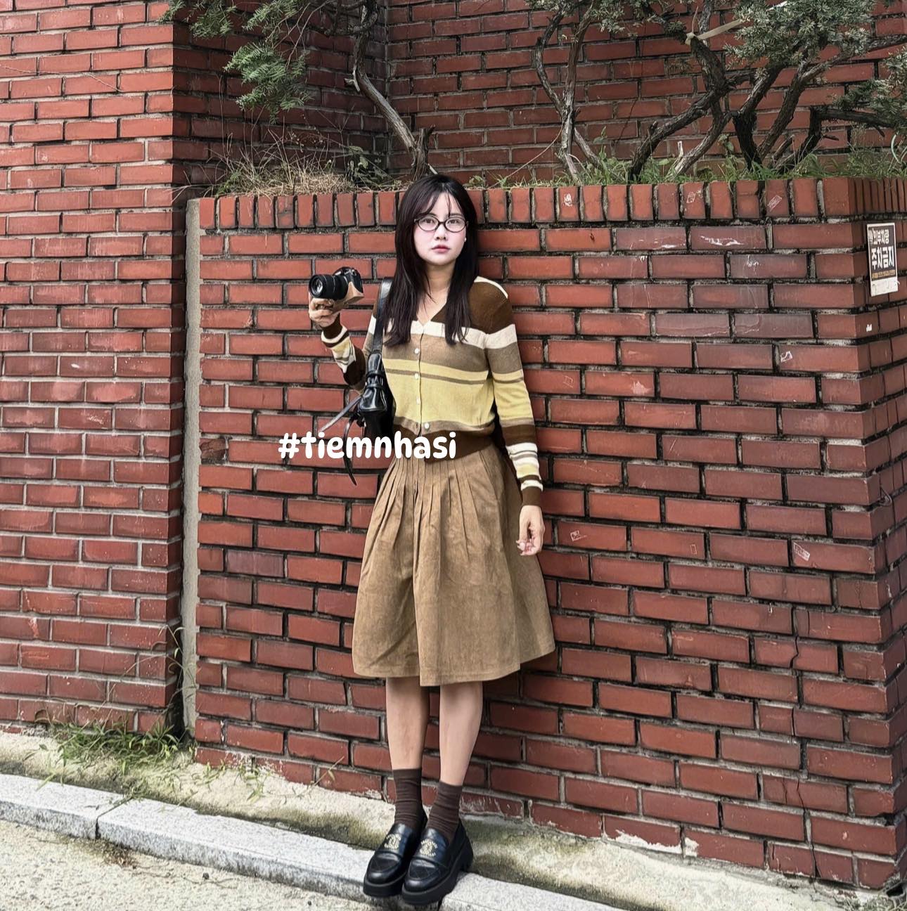 [🆕🇻🇳] Tiệm Nhà Si – Pepsi tập bán hàng để tự nuôi lấy mình 🧑‍🧒❤️️👶⭐️ Màu nâu vẫn chưa hạ nhiệt hãng nào ra BST cũng toàn
-Áo len kẻ 4⃣9⃣0⃣K –  20kwon
-Chân váy bò 5⃣9⃣0⃣K + cân –   , shares-0✔️ , likes-0❤️️ , date-2025-10-04 06:12:32🇻🇳🇻🇳🇻🇳📰🆕