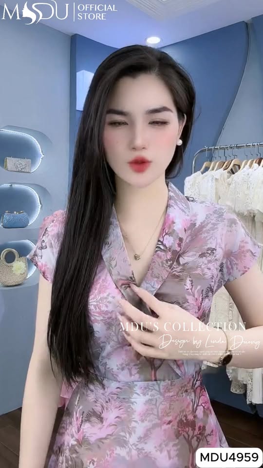 [🆕🇻🇳] MDU – Chuyên thiết kế thời trang cao cấp MDU brand [🆕Top1Vietnam🇻🇳] 👕 Top1Fashion 👗  MDU4959 | VÁY TƠ ÓNG – VỚI THIẾT KẾ TINH TẾ, TÔN VÓC DÁNG HOÀN HẢOChất liệu tơ óng cao cấp, mềm mịn và thoáng mát, ánh nhẹ bắt sáng tự nhiên, mang đến sự , shares-0✔️ , likes-7❤️️ , date-2025-10-02 00:43:09🇻🇳🇻🇳🇻🇳📰🆕