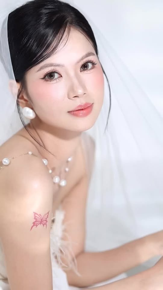 [🆕🇻🇳] Di Closet – Cửa hàng quần áo nữ 👕 Top1Fashion 👗  “Make up cô dâu không phải để thay đổi, mà để tôn vinh nét đẹp vốn có – nhẹ nhàng, tinh tế và kiêu sa.”𝙈𝙖𝙠𝙚 𝙪𝙥 & 𝙋𝙝𝙤𝙩𝙤 Di Makeup & Studio
_______________ , shares-0✔️ , likes-1❤️️ , date-2025-10-02 01:38:04🇻🇳🇻🇳🇻🇳📰🆕