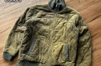 [🆕🇻🇳] Bảo Lộc Secondhand 👕 Top1Fashion 👗  Khoác nhung tăm B,ahatiSize M
V48 N56 D67
Độ mới 90%• Chất vải nhung tăm dày dặn lót dù
• Màu xanh rêu phối bo và cổ áo màu xám
• Form basic dễ phối  , shares-0✔️ , likes-0❤️️ , date-2025-10-04 05:31:31🇻🇳🇻🇳🇻🇳📰🆕