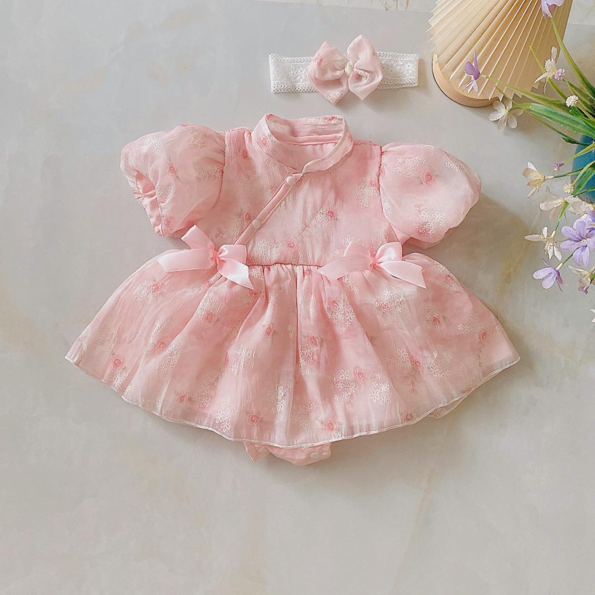 [🆕🇻🇳] Stella Shop – thương hiệu thời trang trẻ em online tại Hồ Chí Minh 🧑‍🧒❤️️👶⭐️  𝑬𝒎 𝒕𝒉𝒂̉ 𝒉𝒊̀𝒏𝒉 đ𝒂̂𝒚 𝒄𝒉𝒐 𝒄𝒂́𝒄 𝒄𝒉𝒖𝒚̣ 𝒏𝒈𝒂̆́𝒎
𝑺𝒂𝒚 đ𝒂̆́𝒎 𝒓𝒐̂̀𝒊 𝒕𝒉𝒊̀ 𝒏𝒉𝒐̛́ 𝒊𝒏 𝒃𝒐̂́𝒄 𝒆𝒎
———————————-
Body váy tơ hoa cổ tàu
– Chất liệu tơ lót full, bọc viền
– Si , shares-0✔️ , likes-1❤️️ , date-2025-09-30 17:03:11🇻🇳🇻🇳🇻🇳📰🆕