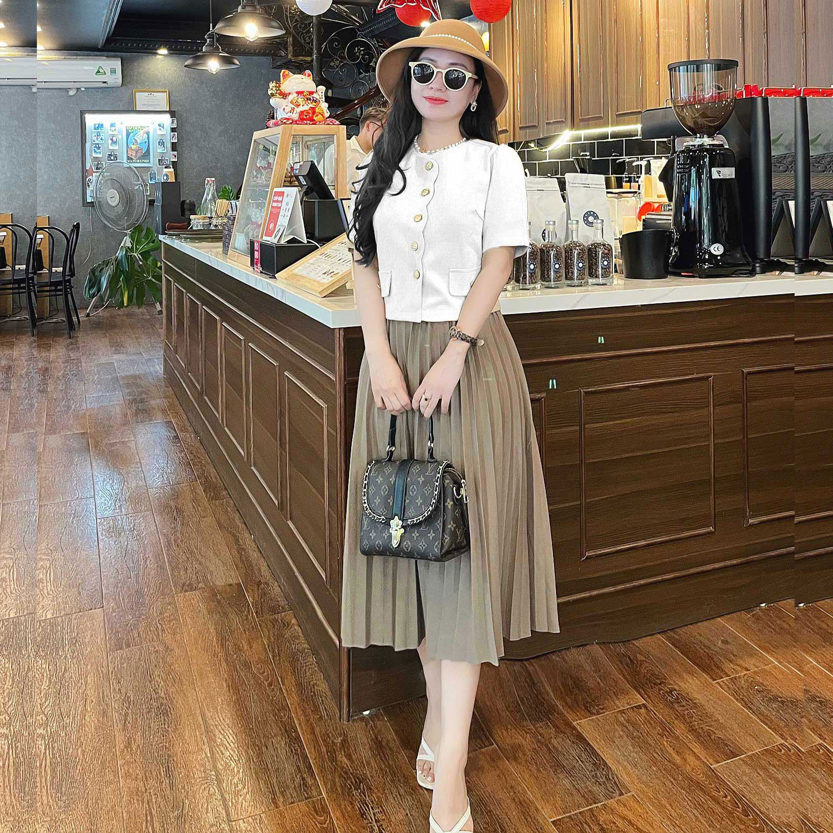 [🆕🇻🇳] SHE fashion – KÊNH BÁN HÀNG UY TÍN 👕 Top1Fashion 👗  Áo sơ mi nữ trẻ trung nhà em vừa về thêm ạ!
số lượng có hạn thôi cả nhà
size S , shares-4✔️ , likes-146❤️️ , date-2025-10-02 15:15:25🇻🇳🇻🇳🇻🇳📰🆕