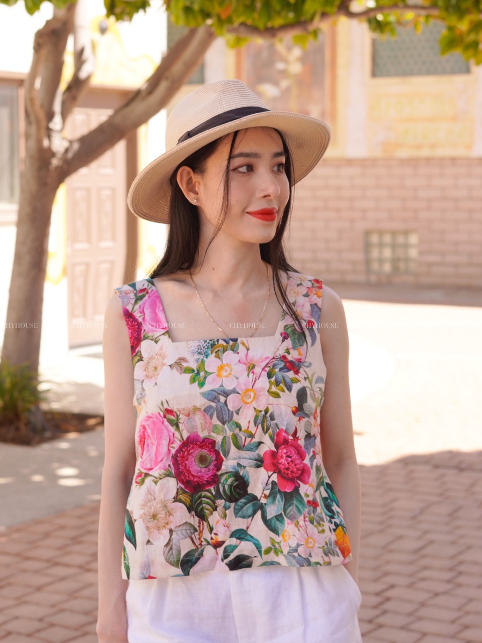 [🆕🇻🇳] CHYHOUSE 👕 Top1Fashion 👗  Một chút hoa cho ngày nắng thêm thi vịChiếc áo linen in hoa nổi bật, phối cùng quần suông trắng tinh giản – sự kết hợp vừa tươi mới, vừa tinh tế. Không  , shares-1✔️ , likes-3❤️️ , date-2025-10-03 17:00:13🇻🇳🇻🇳🇻🇳📰🆕