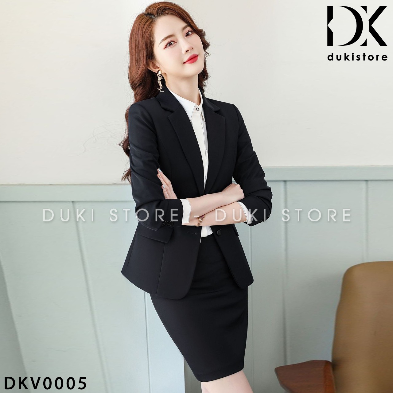 [🆕🇻🇳] HeraDG – Quần áo (Thương hiệu) 👕 Top1Fashion 👗  𝐀𝐔𝐓𝐔𝐌𝐍 𝐊𝐍𝐈𝐓 𝐓𝐎𝐏
Thanh lịch & hiện đại cho mùa thu. Set đồ gợi nên vẻ đẹp tinh tế với áo kiểu ngực xếp vặn gài trang trí, tạo điểm nhấn sang trọng mà không , shares-0✔️ , likes-11❤️️ , date-2025-09-30 14:01:25🇻🇳🇻🇳🇻🇳📰🆕