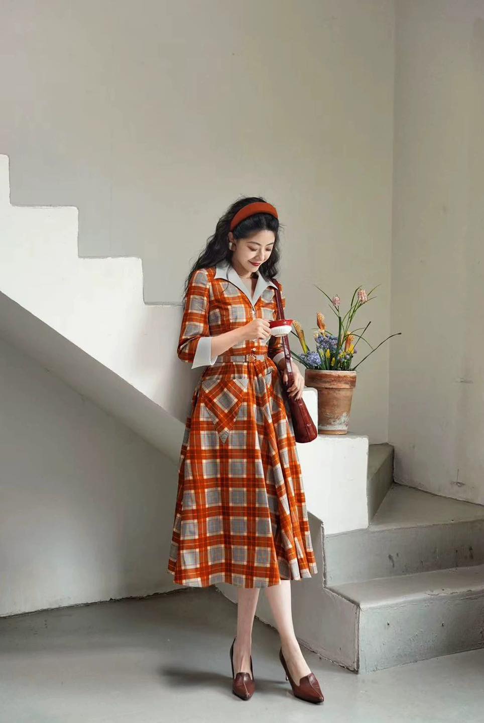 [🆕🇻🇳] DAC Boutique – Thiết kế & Thời trang 👕 Top1Fashion 👗  Dotis dress, hoạ tiết caro cam bí ngô độc đáo,mang đến không khí Mùa Thu thanh mátPhong cách Retro cổ điển mang hơi hướng thập niên 1950 giúp dáng người  , shares-31✔️ , likes-436❤️️ , date-2025-10-03 22:05:36🇻🇳🇻🇳🇻🇳📰🆕