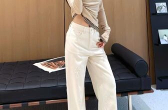 [🆕🇻🇳] NT Hoài Thương – QUẢNG CHÂU CC 👕 Top1Fashion 👗  Quần jeans ống rộng có các họa tiết chữ thập nổi siêu sang luôn ạ. Phối áo đơn giản là 10 đỉm rùi ạC1s      Hết m,L
(eo dưới 64 shop nhận đơn)
, shares-1✔️ , likes-105❤️️ , date-2025-10-08 00:16:58🇻🇳🇻🇳🇻🇳📰🆕