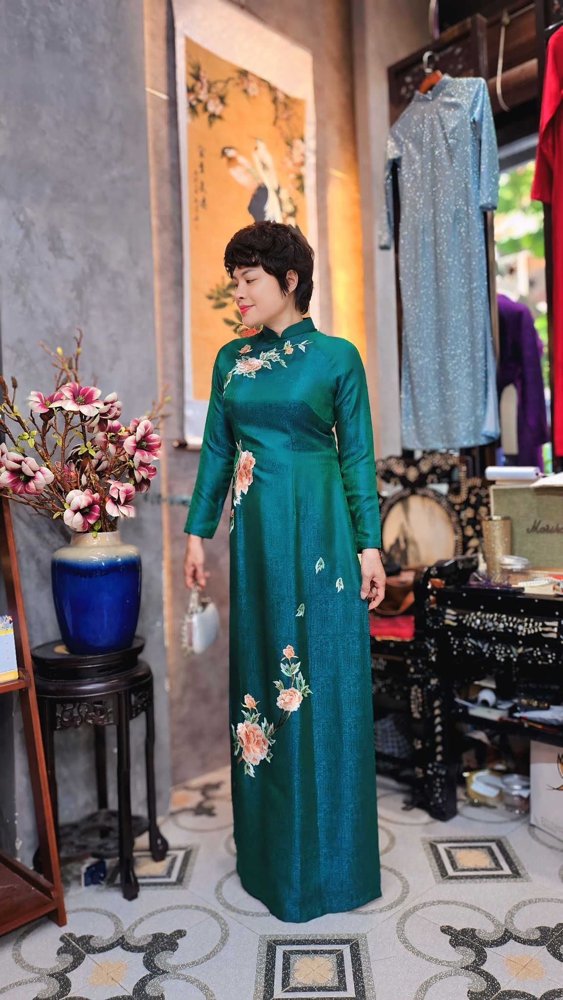 [🆕🇻🇳] Áo Dài Yến – Tinh Hoa Áo Dài Việt 👕 Top1Fashion 👗  Tông màu siêu nịnh da cho các Mẹ. Tông màu xanh đậm tôn da  cực kỳ dành cho mẹ thích sự trẻ trung kèm sự nhẹ nhàng, sang trọng trong ngày cưới con
Khách h , shares-0✔️ , likes-4❤️️ , date-2025-10-07 04:53:08🇻🇳🇻🇳🇻🇳📰🆕