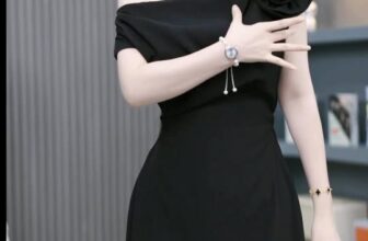 [🆕🇻🇳] THẢO LÊ Boutique 👕 Top1Fashion 👗  Em cứ nghỉ 1m53 như e làm sao mặc đẹp. Ai ngờ mặc lên đẹp ko tưởng, đã vậy che khuyết điểm đỉnh luôn.
S eo68— M eo 72— L eo 76.
Đc cái hàng cao cấp nhưng , shares-0✔️ , likes-418❤️️ , date-2025-10-02 23:29:27🇻🇳🇻🇳🇻🇳📰🆕