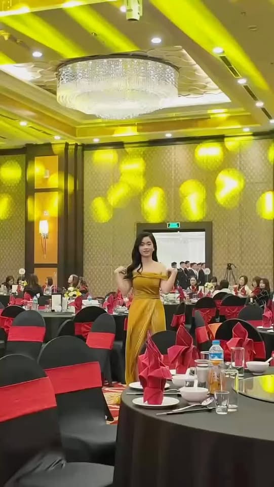 [🆕🇻🇳] Đầm tiệc và dạ hội La Muse 👕 Top1Fashion 👗   THUÊ LÀ MẶC – KHÔNG CẦN TỐN NHIỀU CHI PHÍ MUA SẮM ĐẾN NGAY LA MUSE HÀ NỘI!
Giá thuê chỉ từ #200k
Đặt trước online – giữ váy yêu thích
Hàng trăm mẫu đầm , shares-0✔️ , likes-2❤️️ , date-2025-10-03 02:47:18🇻🇳🇻🇳🇻🇳📰🆕