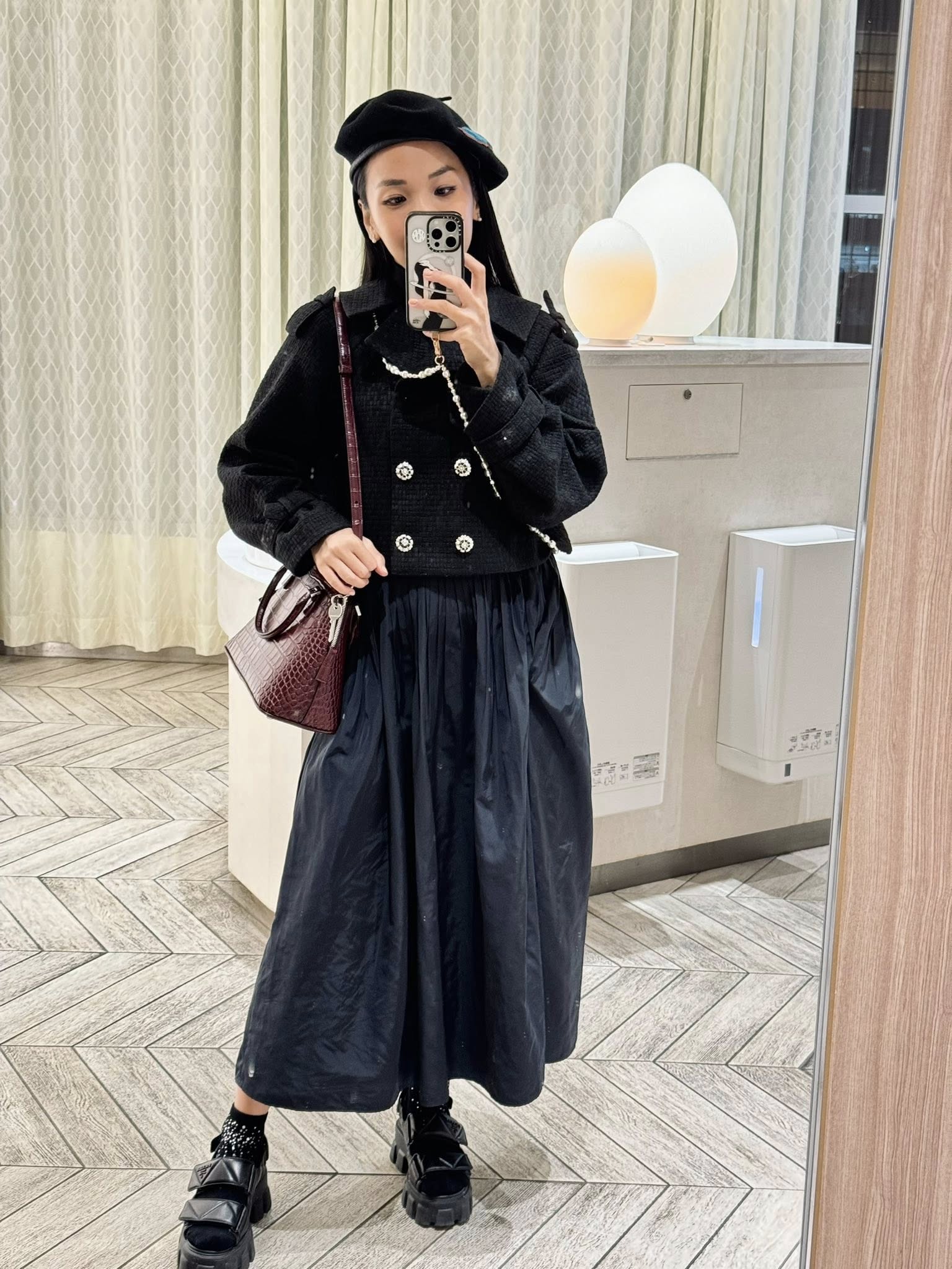 [🆕🇻🇳] ITWARDROBE 👕 Top1Fashion 👗  Nâng tầm phong cách thời trang hàng ngày bằng những chiếc áo tweed jacket nhà ITWARDROBEChiara tweed jacket có sẵn 2 màu: đen trơn và đen nhũ vàng.ITW , shares-0✔️ , likes-6❤️️ , date-2025-10-09 22:04:16🇻🇳🇻🇳🇻🇳📰🆕