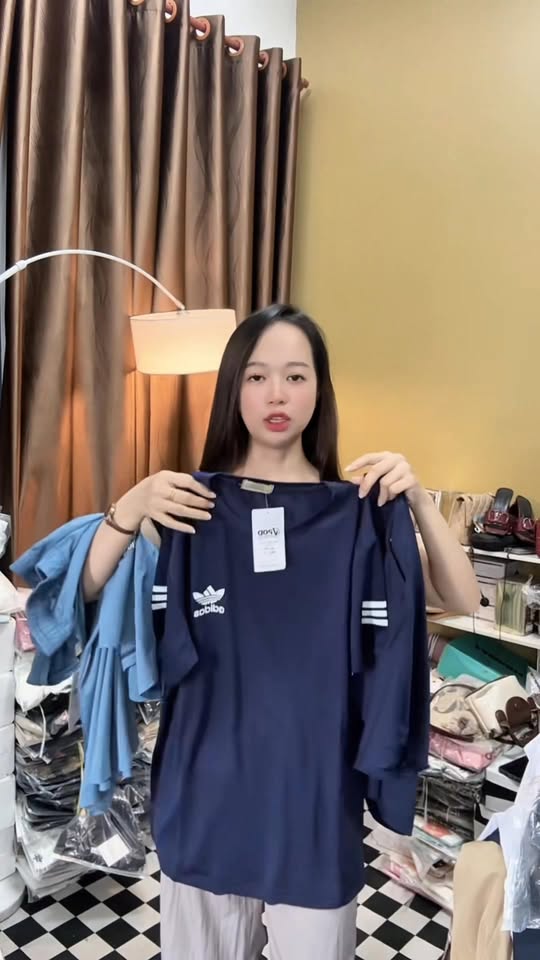 [🆕🇻🇳] Phan Nguyễn Kiều Trinh – Chuyên SỈ LẺ 👕 Top1Fashion 👗  Ui túi xách , cv jean , quần chíp , tất tần tật em xã hếttt #19kkk #29kkk
chốt đơn đúng cú pháp + giá nhaaa
e vẫn dồn cho mng tớiive thứ 6 + thứ 7 tuần n , shares-0✔️ , likes-170❤️️ , date-2025-10-01 19:39:16🇻🇳🇻🇳🇻🇳📰🆕