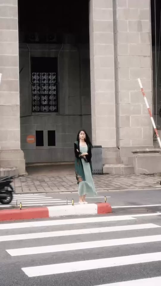 [🆕🇻🇳] Huulala  thương hiệu thời trang thêu tay hàng đầu Việt Nam 👕 Top1Fashion 👗  HUULALA x SAIGON#Huulala #HandEmbroidery #VietnamLocalBrand #TidesOfBlue #StreetStyle , shares-0✔️ , likes-19❤️️ , date-2025-09-30 17:24:23🇻🇳🇻🇳🇻🇳📰🆕