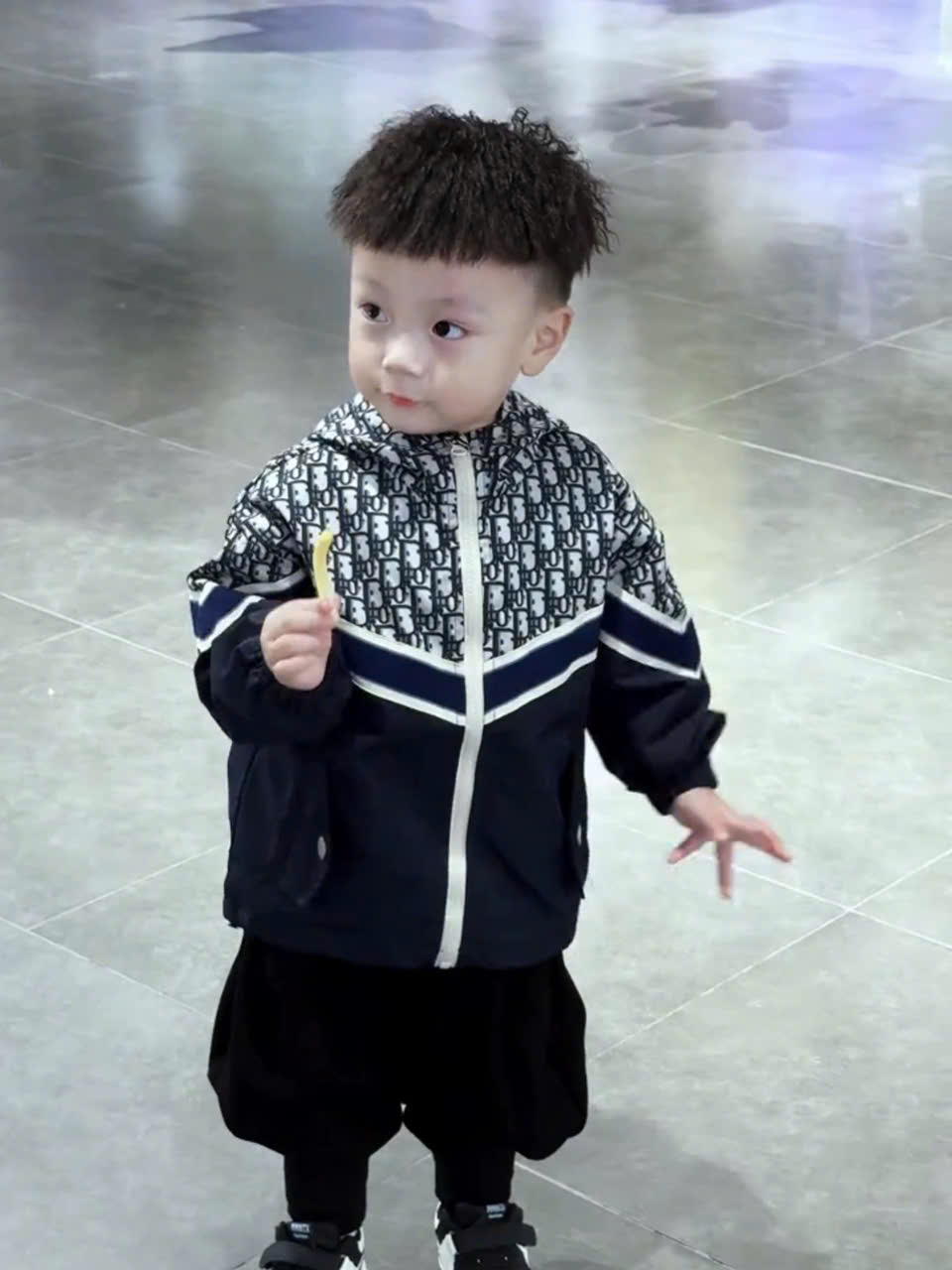 [🆕🇻🇳] Kho sỉ quảng châu kiều Nguyễn 👕 Top1Fashion 👗  Lô  hãng  sơ sinh độc quyền hnay về nhiều  mẫu xinh dã man nhé anh em 4x thui ạ . Hàng quảng châu sỉ 1xx
Bao giá . Mẹ nào ss ko chốt lô này thì tiết nhé
Ch , shares-0✔️ , likes-7❤️️ , date-2025-10-09 03:38:51🇻🇳🇻🇳🇻🇳📰🆕