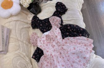 [🆕🇻🇳] Phương Nguyễn – Beauty & Mart  👕 Top1Fashion 👗  Đầm hoa nhí siêu xinh luôn ạ
Form bánh bèo nhẹ nhàng, nhìn cưng lắm luônChất voan tơ mềm, có lót trong – mặc mát, nhẹ và tôn dáng cực
Hai màu: đen hoa , shares-0✔️ , likes-0❤️️ , date-2025-10-12 04:23:51🇻🇳🇻🇳🇻🇳📰🆕