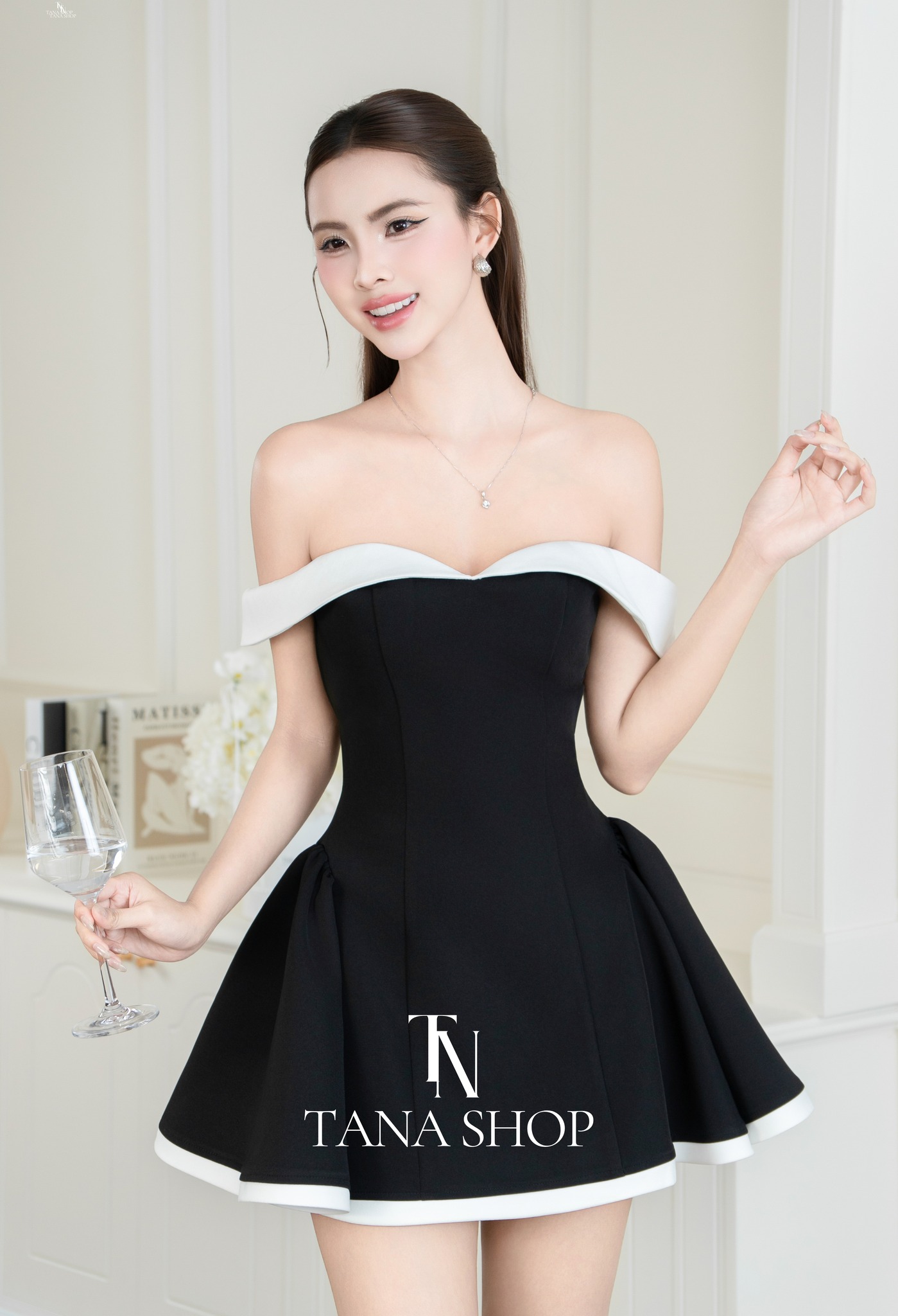 [🆕🇻🇳] TaNa Shop chuyên cung cấp những mẫu thời trang mới nhất 👕 Top1Fashion 👗  Đầm Xòe Trễ Vai Dáng Ngắn Nhún Eo – D1423
Size:  S M L
Màu:  Đen
Thank you for supporting us
_________________________________
𝐂𝐨𝐧𝐭𝐚𝐜𝐭:
Inbox Messenger , shares-0✔️ , likes-2❤️️ , date-2025-10-08 00:26:26🇻🇳🇻🇳🇻🇳📰🆕