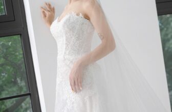 [🆕🇻🇳] La Rosa Bridal – Makeup – wedding dress and more ..! 🤵🏻 Top1Wedding 👰🏻  Ava – BST Soft Allure
“Một thiết kế dành riêng cho những khoảnh khắc gần gũi và chân thành nhất.”Chiếc váy ren cúp tim – nhẹ như hơi thở, tinh tế trong t , shares-1✔️ , likes-5❤️️ , date-2025-10-07 19:50:08🇻🇳🇻🇳🇻🇳📰🆕