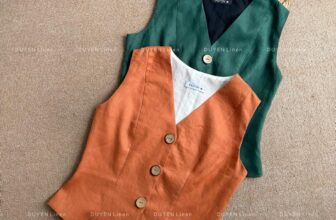 [🆕🇻🇳] DUYEN Linen – Page chuyên dòng sản phẩm Linen của Brand DUYEN👕 Top1Fashion 👗  Gile nhà Duyên được may form cực chuẩn, thiết kế 2 lớp ủi keo cúp đứng form, Nàng mặc vào rất gọn dáng. Item này lại dễ phối, mix cùng chân váy, quần dài h , shares-0✔️ , likes-17❤️️ , date-2025-10-07 03:58:00🇻🇳🇻🇳🇻🇳📰🆕