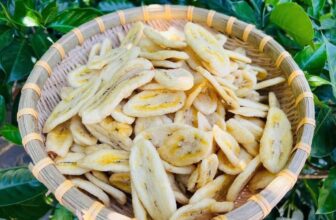 [🆕🇻🇳] Sỉ Lẻ Ăn Vặt Mẹ NaNam – Chuyên sỉ lẻ hơn 1000 món đặc sản vùng miền & ăn vặt hot hit 🍔 Top1Food  🍜 CHUỐI LÁT TRÒN XUẤT KHẨU
Túi 500gr 3x
– Chuối  sấy là món ăn vặt được rất nhiều người (đặc biệt là các chị em) thích thú bởi nguyên liệu chính là chuối rấ , shares-0✔️ , likes-0❤️️ , date-2025-10-10 02:59:18🇻🇳🇻🇳🇻🇳📰🆕