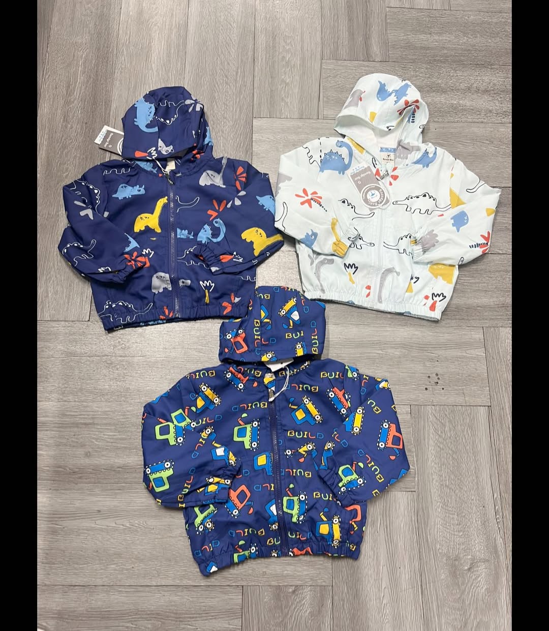 [🆕🇻🇳] Tí Nị kids Biên Hòa – Chuyên quần áo trẻ em 🧑‍🧒❤️️👶⭐️ Áo khoác gió cho bé
Size 10-22kg
, shares-0✔️ , likes-1❤️️ , date-2025-10-12 02:19:25🇻🇳🇻🇳🇻🇳📰🆕
