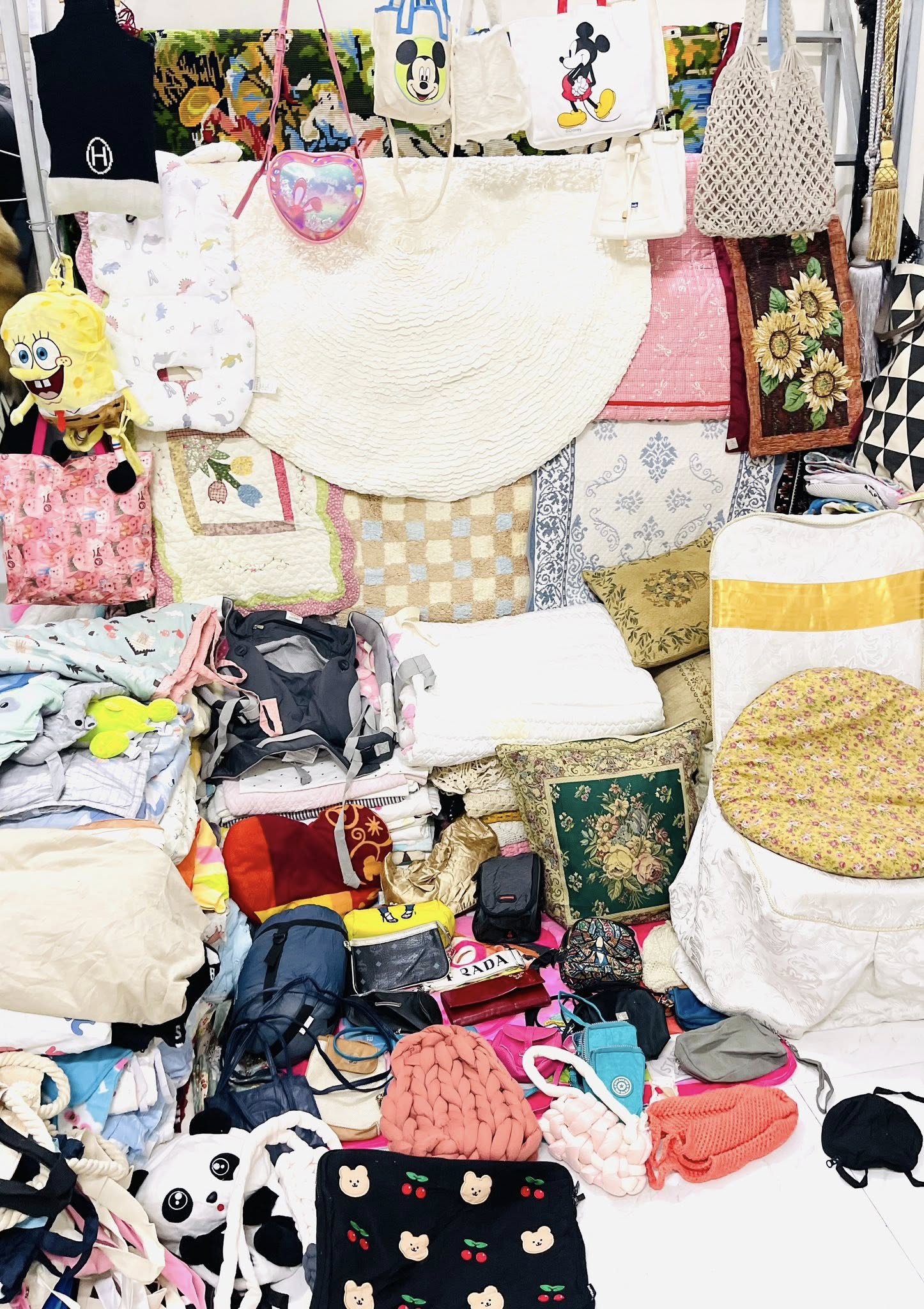 [🆕🇻🇳] NHIÊN 3Si & Hàng Si Tuyển 👕 Top1Fashion 👗  Tình hình là đơn hôm qua ít quá nên trưa nay #11h em live tiếp cho đủ đơn rồi tối em báo đơn em gởi hết nha khách ơi.
C em nào cần túi ví, chăn nệm bé, b , shares-27✔️ , likes-1❤️️ , date-2025-10-05 16:36:22🇻🇳🇻🇳🇻🇳📰🆕