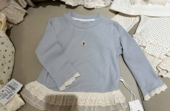 [🆕🇻🇳]  Đỗ Phương Thanh  – Đồ trẻ em  🧑‍🧒❤️️👶⭐️ Trời se se lạnh diện em áo này thì quá hợp lý lunnn ạ
Em đã sẵn 2 màu tại cả kho onl và off nha các bác
————————————-
Bảng size
, shares-0✔️ , likes-9❤️️ , date-2025-10-11 20:35:51🇻🇳🇻🇳🇻🇳📰🆕