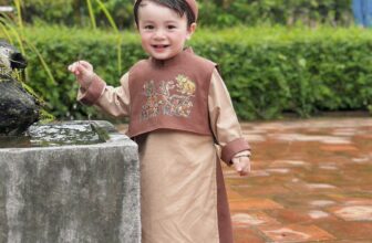 [🆕🇻🇳] Baby Closet – Đồ trẻ em 🧑‍🧒❤️️👶⭐️ Năm nay nét đẹp dân gian lên ngôi mn ạ
Vừa hiện đại vừa truyền thống dân tộc mộc mạc chỉ có thể là em này đây
2 màu đối lập kiểu nào cũng xinh .
Chốt ng , shares-0✔️ , likes-2❤️️ , date-2025-10-15 03:42:08🇻🇳🇻🇳🇻🇳📰🆕