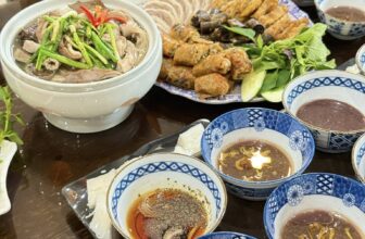 [🆕🇻🇳] Bún đậu LÒNG MÂY  [🆕Top1Vietnam🇻🇳] 🍔 Top1Food  🍜 Để cân bằng lại cái thời tiết se se lạnh này, thì chỉ có đồ ăn ngon nóng hổi mới có thể làm được thôi ạ
Quay LÒNG MÂY gọi ngay 1 mẹt bún đậu, thêm bát lò , shares-0✔️ , likes-7❤️️ , date-2025-10-22 17:20:36🇻🇳🇻🇳🇻🇳📰🆕