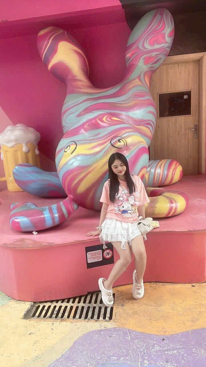 [🆕🇻🇳] Giang Kid’s Shop- Quần áo thiết kế, vnxk, tqxk, cambodia cho bé  🧑‍🧒❤️️👶⭐️ Khách xinh nhà em mặc  hello kitty phải goij là đỉnh chóp!!!
Áo có cả sz trẻ em và người lớn cho các mẹ bon chen ak!
Cưng xỉu! Hàng có sẵn, ib e check sz , shares-0✔️ , likes-0❤️️ , date-2025-10-08 03:14:19🇻🇳🇻🇳🇻🇳📰🆕