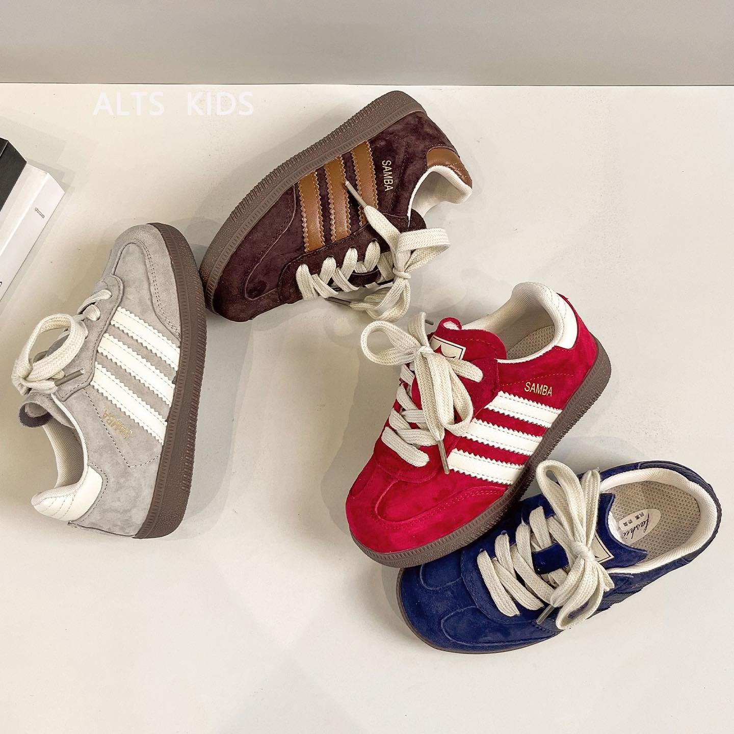 [🆕🇻🇳]  Bé Bé Kids – Cửa hàng quần áo 🧑‍🧒❤️️👶⭐️ 𝐇𝐢 𝐁𝐄́ 𝐁𝐄́
——————–• Giày Samba về 2 màu xám , đỏ vẫn chưa hết hot• Size 26-35 có sẵn• 5B Hồng Bàng , Nha Trang
, shares-3✔️ , likes-6❤️️ , date-2025-10-12 20:37:50🇻🇳🇻🇳🇻🇳📰🆕