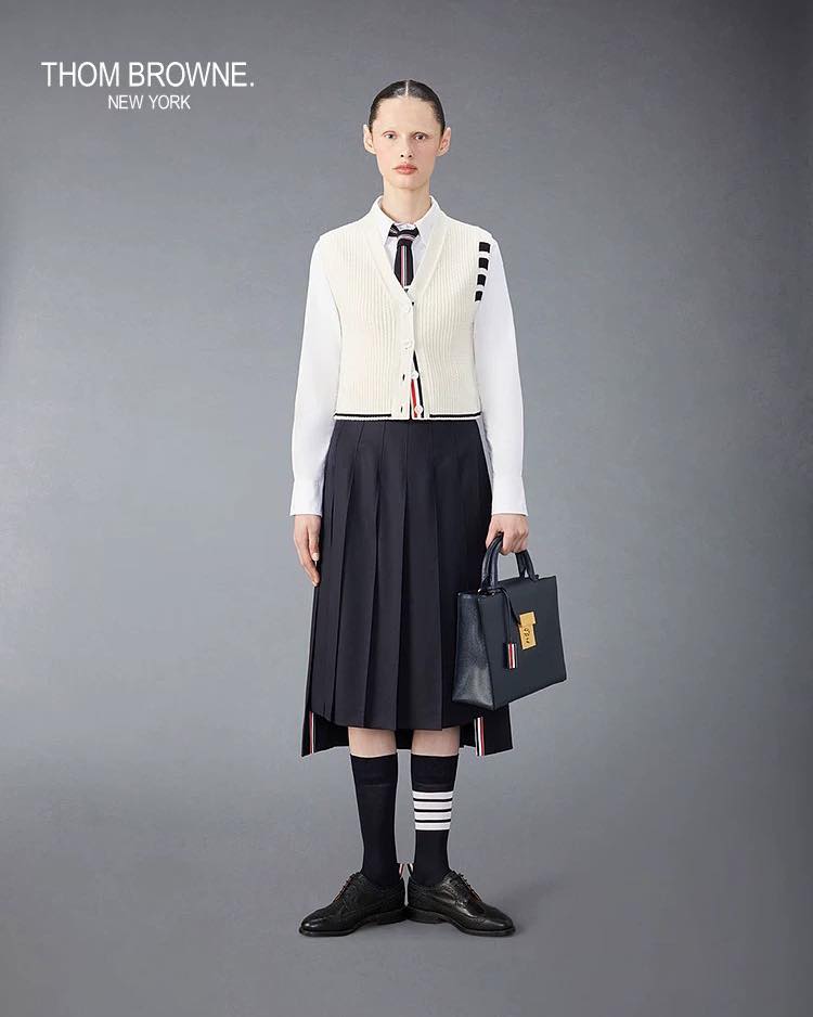 [🆕🇻🇳] NaNa Shop – Chuyên hàng xách tay 👕 Top1Fashion 👗  Sẵn gile váy tất
Set quá hoàn hảo a
có sẵn tại 26 Lò đúc- Hà nội.#Vaythombrowne #somithombrowne #aothombrowne #chanvaythombrowne #aolenthombrowne #cardi , shares-0✔️ , likes-3❤️️ , date-2025-10-09 22:42:33🇻🇳🇻🇳🇻🇳📰🆕