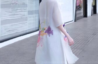 [🆕🇻🇳] Thuỷ Nguyễn –  Thiết kế & Thời trang 👕 Top1Fashion 👗   THANH LỊCH – TINH TẾ – SANG TRỌNGÁo dài cách tân hiện đại  trắng tinh khôi, đính kết thủ công tinh xảo.-Chất liệu cao cấp bay nhẹ theo từng bước đ , shares-0✔️ , likes-61❤️️ , date-2025-10-09 01:16:19🇻🇳🇻🇳🇻🇳📰🆕