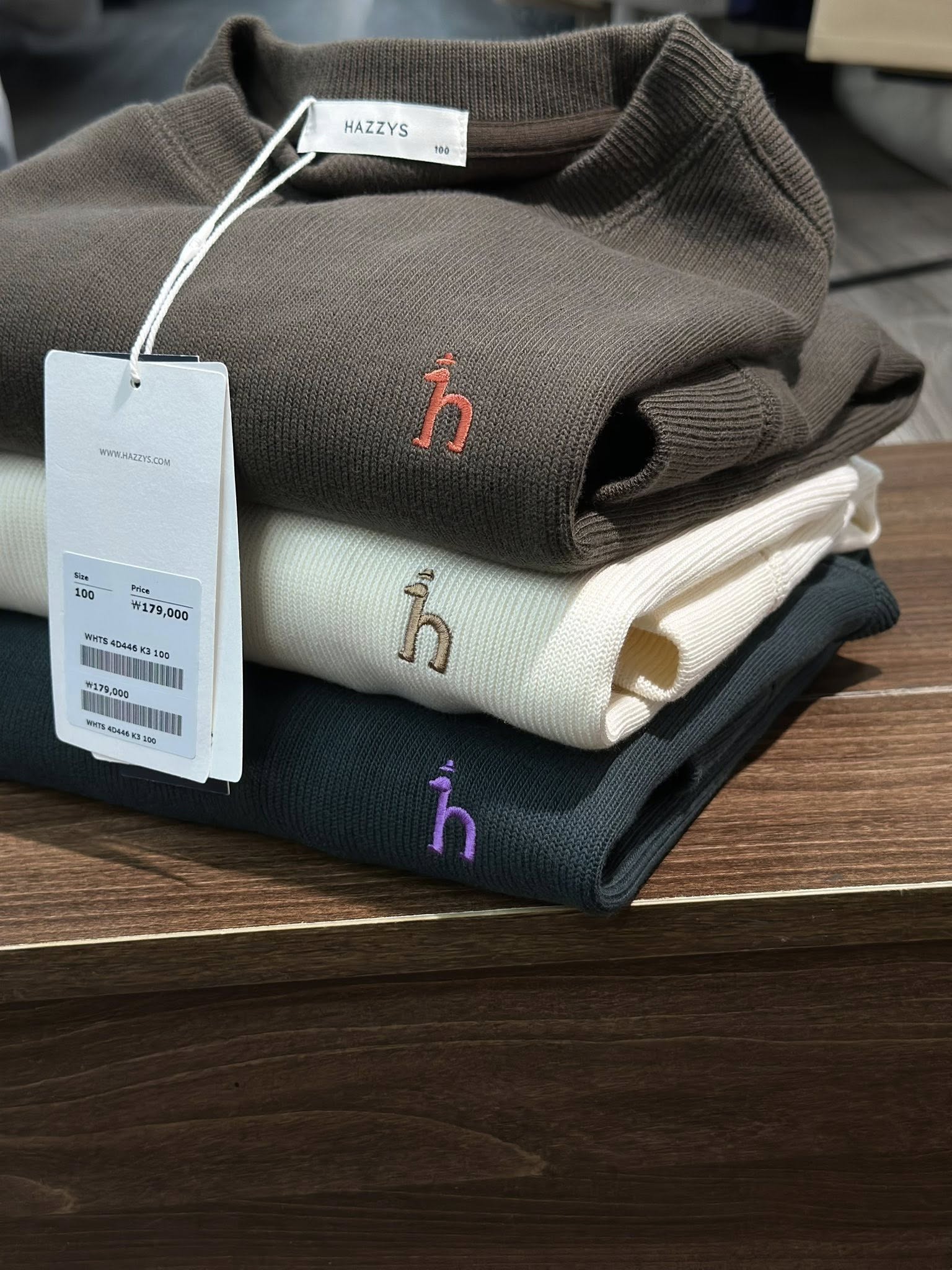 [🆕🇻🇳] TUẤN TÚ – Hàng Hiệu Xuất Khẩu  👕 Top1Fashion 👗  [ Hazys ]  Thương Hiệu đỉnh cao chất liệu len cotton dệt mặt trong áo nhẵn mặc siêu êm form  áo rộng vừa , cầm áo trên tay bảo đảm các anh ưng ngay vì chất , shares-2✔️ , likes-30❤️️ , date-2025-10-11 22:25:55🇻🇳🇻🇳🇻🇳📰🆕