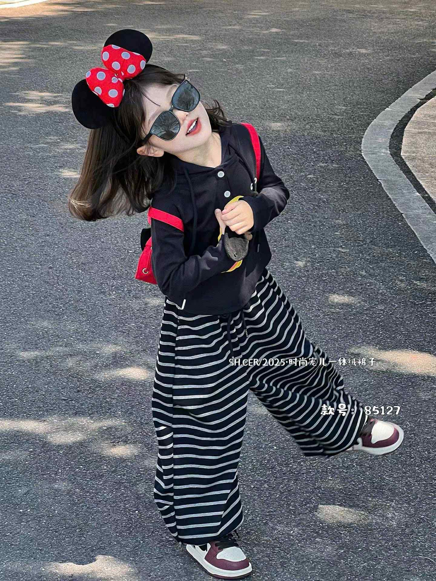 [🆕🇻🇳] PIKIDS – Chuỗi thời trang trẻ em 🧑‍🧒❤️️👶⭐️ Pi Kids 
Mùa thu về, không gì hợp hơn set bộ xinh yêu này 
 Thiết kế form quần rộng kết hợp áo hơi ôm nhẹ – đủ để bé hóa thành 1 cô nàng thời thượng, có gu , shares-0✔️ , likes-1❤️️ , date-2025-10-16 22:08:19🇻🇳🇻🇳🇻🇳📰🆕