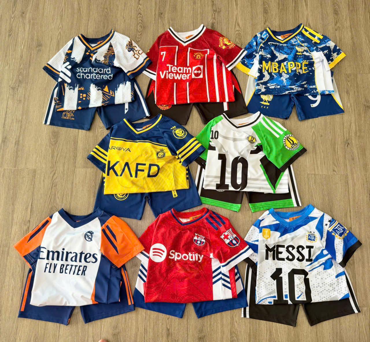 [🆕🇻🇳] Quần Áo Trẻ Em Thegioiconyeu – ✨ CHUYÊN QUẦN ÁO BÉ TRAI – NÓN – PHỤ KIỆN 🧑‍🧒❤️️👶⭐️   Bộ ngắn bé trai thể thao bảng màu quá xuất sắc, toàn hót trend.
– sz 4-9,
– sz 10-15
Chất 3d Annkids loại 1, mềm mát, thấm hút mồ hôi.
, shares-0✔️ , likes-3❤️️ , date-2025-10-11 16:34:37🇻🇳🇻🇳🇻🇳📰🆕